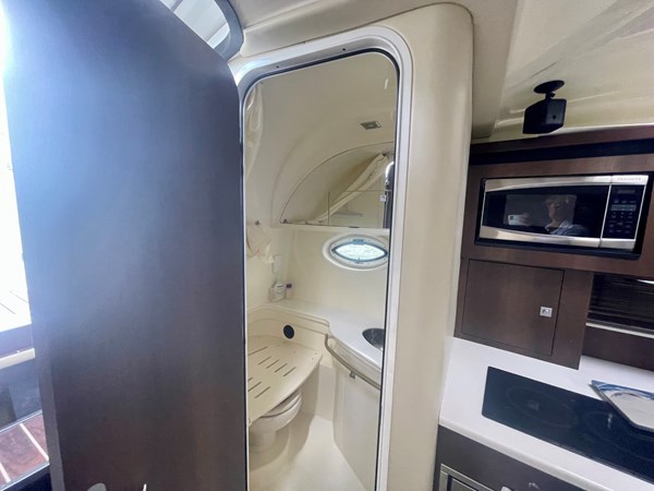 43_2016 33 Monterey 335 Sport Yacht