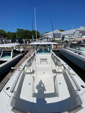 8_2022 32ft World Cat 325 CC