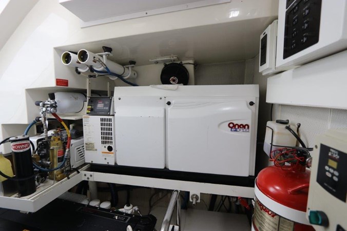 37_2009 75ft Lazzara LSX 75 BG