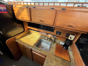 1986 Bertram 42 Convertible 12 13