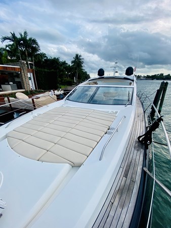 16_2010 60ft Sunseeker Predator ESSENCE