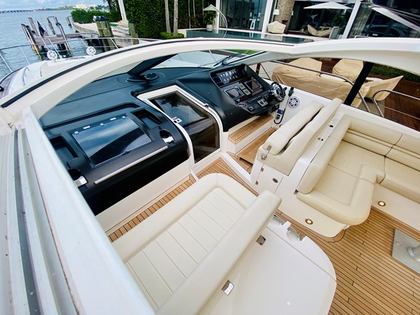25_2010 60ft Sunseeker Predator ESSENCE