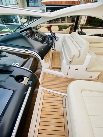 44_2010 60ft Sunseeker Predator ESSENCE
