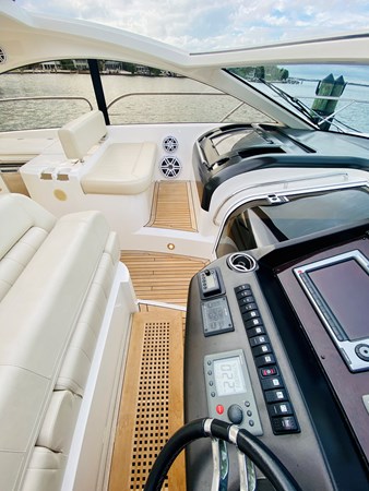 45_2010 60ft Sunseeker Predator ESSENCE
