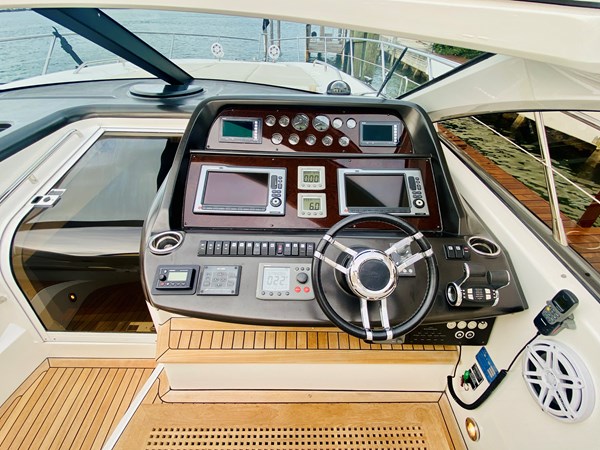 47_2010 60ft Sunseeker Predator ESSENCE