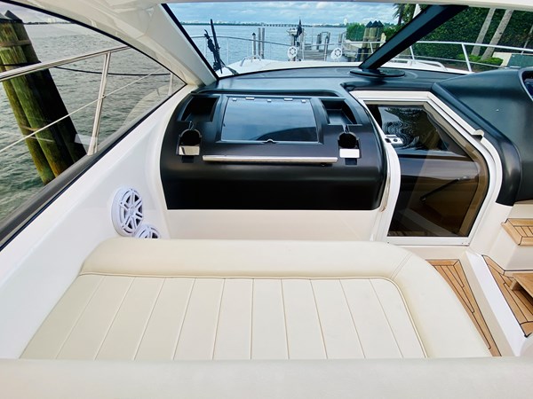 48_2010 60ft Sunseeker Predator ESSENCE