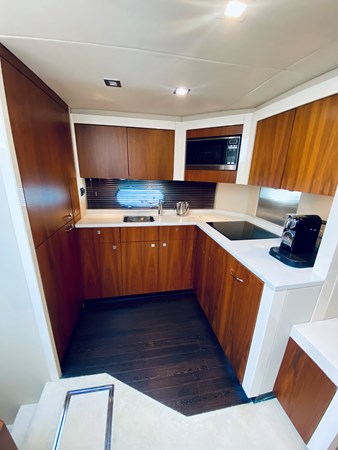 60_2010 60ft Sunseeker Predator ESSENCE