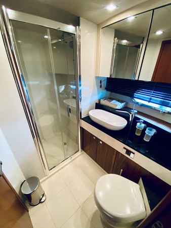 64_2010 60ft Sunseeker Predator ESSENCE