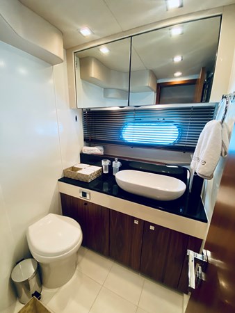 70_2010 60ft Sunseeker Predator ESSENCE