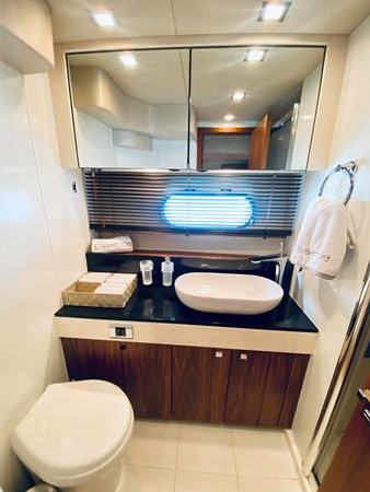 71_2010 60ft Sunseeker Predator ESSENCE