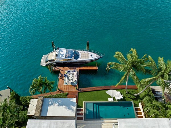 79_2010 60ft Sunseeker Predator ESSENCE