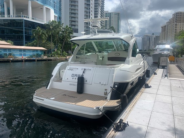 4.1_2011 42ft Cruisers Yachts 420 Sports Coupe