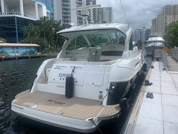 4.2_2011 42ft Cruisers Yachts 420 Sports Coupe