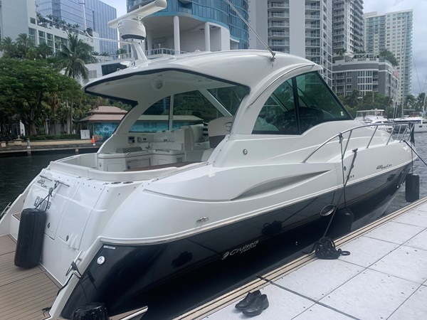 4.4_2011 42ft Cruisers Yachts 420 Sports Coupe