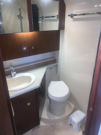 19_2011 42ft Cruisers 420 Sport Coupe