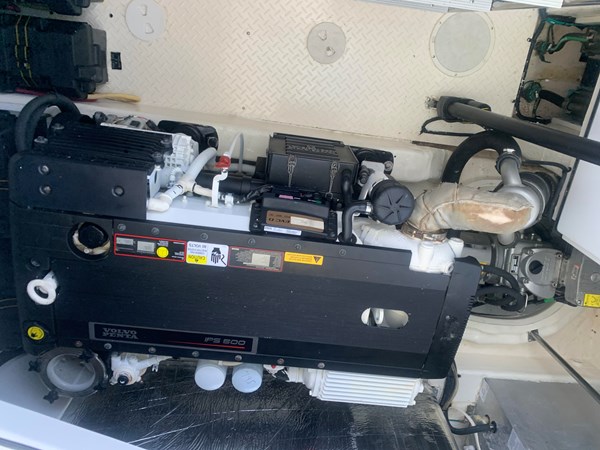 24_2011 42ft Cruisers 420 Sport Coupe