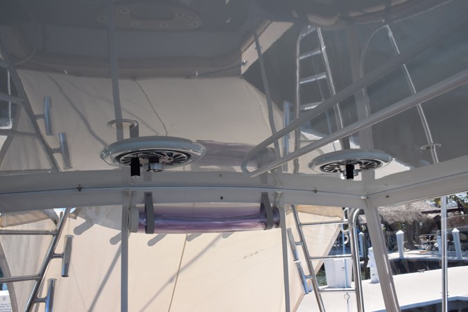 Pancake-Style Teaser Reels in Hardtop