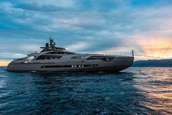 Pershing 140 33 