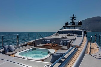 Pershing 140 77 