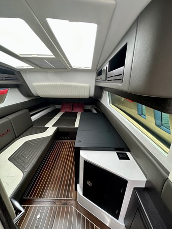 15_2019 59ft Cigarette Tiranna