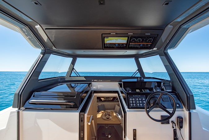 13_BMF7740 pilot house