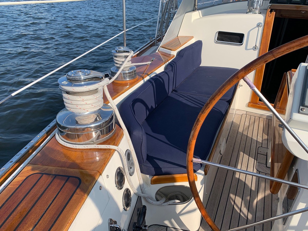 AZURE Cruising Sailboat LITTLE HARBOR 42' 8" 1988 YATCO