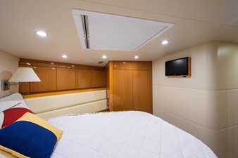 GOIN DEEP 44 70_bertram_goin_deep_forward_stateroom_03