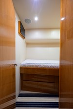 GOIN DEEP 53 70_bertram_goin_deep_port_guest_stateroom_01