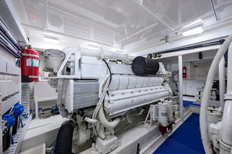 GOIN DEEP 61 70_bertram_goin_deep_engine_room_05