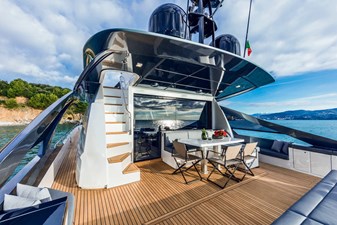 Pershing 9X  11 Pershing9XSunDeck_0002_28767