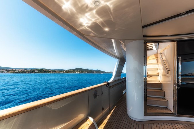 STERN AREA MAIN DECK 