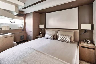 LOTOS 12 Prestige 680