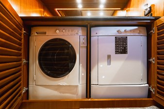 MOONSHOT 24 Laundry