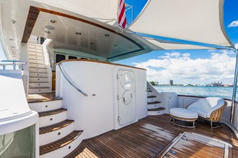 MOONSHOT 30 Below Deck