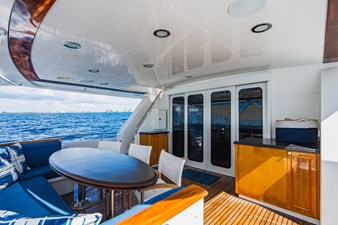 MOONSHOT 32 Aft Deck