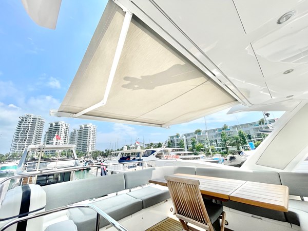 Sunseeker Manhattan 66 - Flybridge Aft Sunshade
