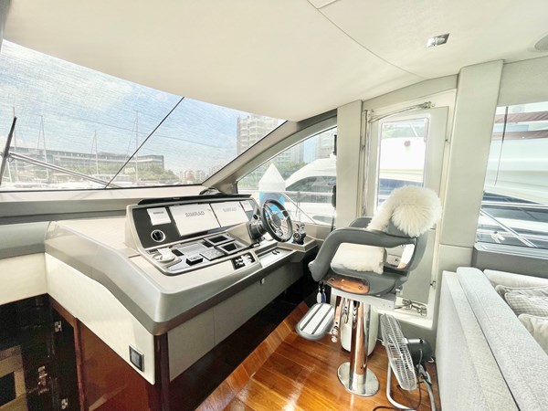 Sunseeker Manhattan 66 - Lower Helm