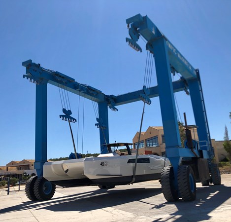 2022 SUNREEF 40 OPEN