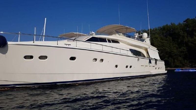 2000 FERRETTI YACHTS 80 - Yacht for sale
