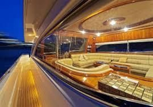 2000 FERRETTI YACHTS 80 - Yacht for sale