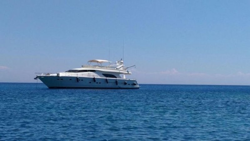 2000 FERRETTI YACHTS 80 - Yacht for sale