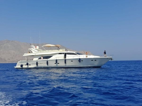 2000 FERRETTI YACHTS 80 - Yacht for sale