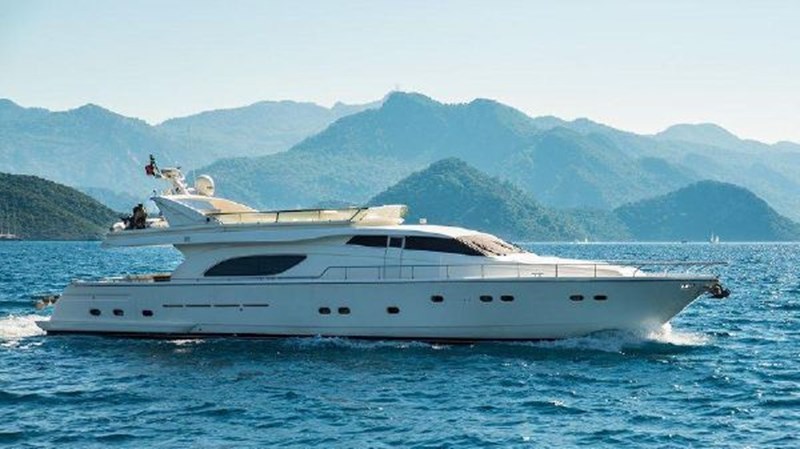 2000 FERRETTI YACHTS 80 - Yacht for sale