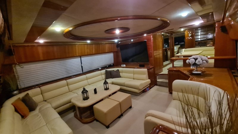 2000 FERRETTI YACHTS 80 - Yacht for sale