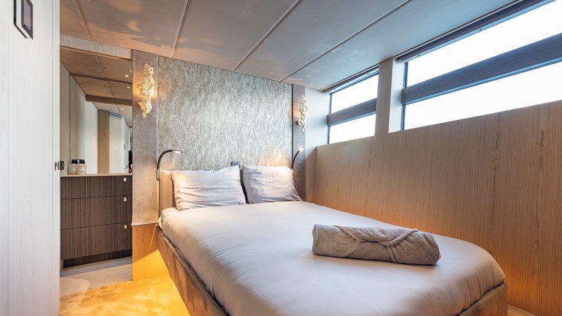 ST-BARTH II Guest Cabin