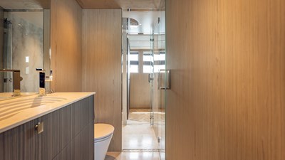 ST-BARTH II 6 ST-BARTH II Master Cabin Bathroom