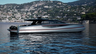 INFINITI 60 Powercat Coupe 0 Coupe Side Villefranche