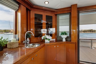 SEA GRACE 6  Wet Bar