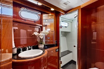 SEA GRACE 21 Forward Guest Stateroom Head