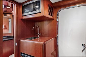 SEA GRACE 47 Crew Quarters